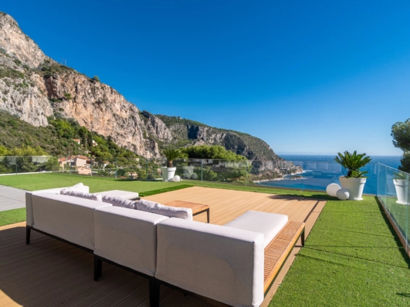 5 Bedroom Villa/House in Eze 36