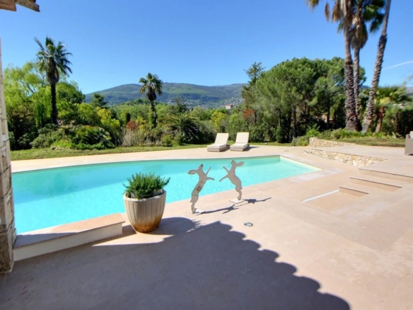 5 Bedroom Villa/House in Chateauneuf Grasse 6