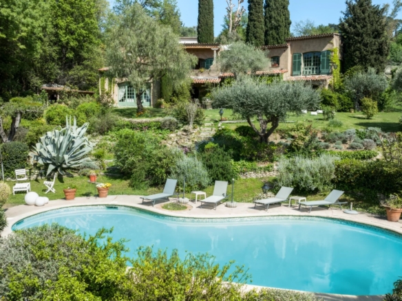 5 Bedroom Villa/House in St Paul 18