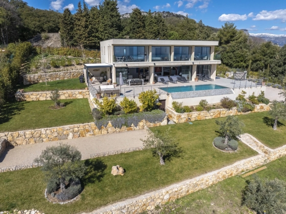 6 Bedroom Villa/House in Chateauneuf Grasse 34