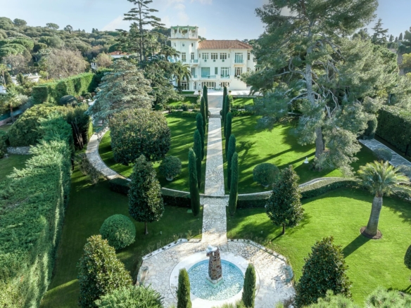 13 Bedroom Villa/House in Cap D Antibes 30