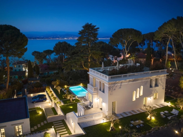 7 Bedroom Villa/House in Cap D Antibes 8
