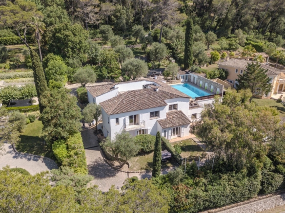 6 Bedroom Villa/House in Mougins 4
