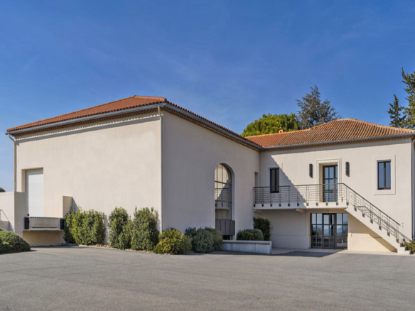 Commercial Property in Chateauneuf Du Pape 12