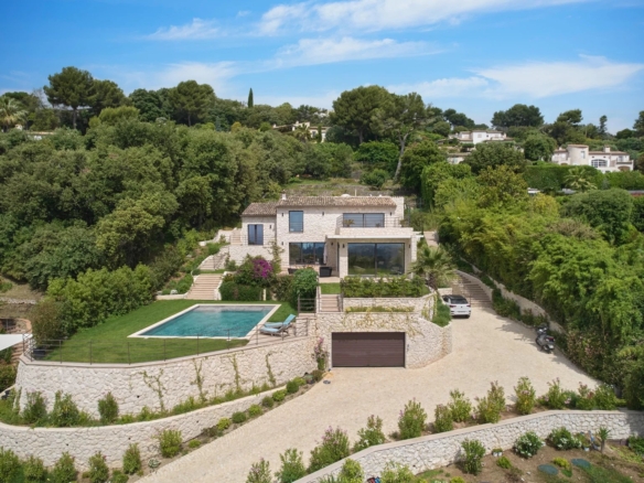 5 Bedroom Villa/House in La Colle Sur Loup 20