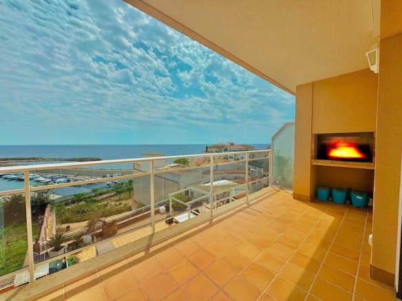 3 Bedroom Apartment in Palamos 12