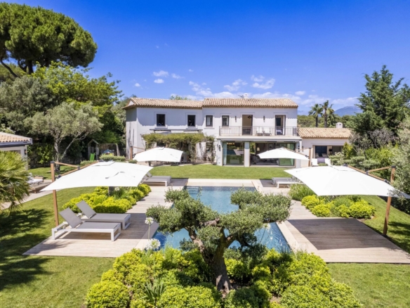 6 Bedroom Villa/House in Mougins 22