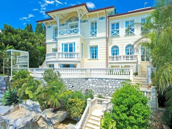 5 Bedroom Villa/House in Roquebrune Cap Martin 20