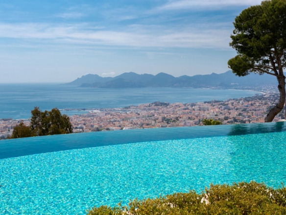 6 Bedroom Villa/House in Cannes 22