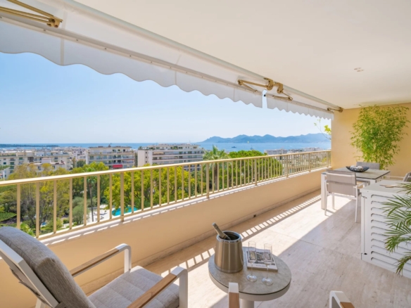 3 Bedroom Apartment in Cannes 16
