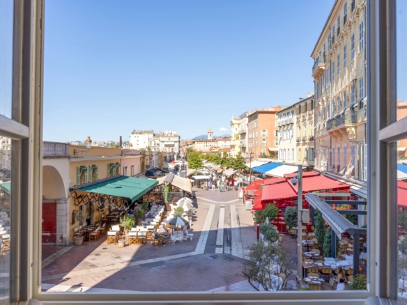 2 Bedroom Apartment in Nice - City 28
