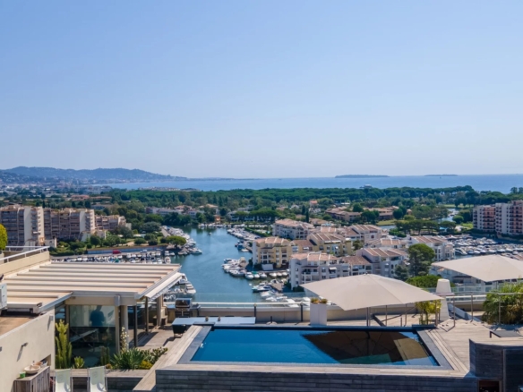 3 Bedroom Apartment in Mandelieu-la-napoule 22