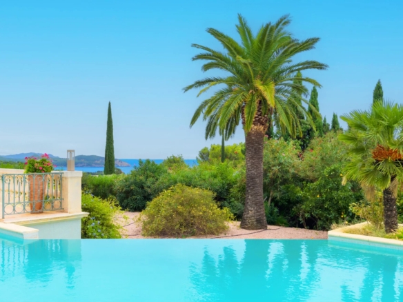 4 Bedroom Villa/House in Ceyreste 24