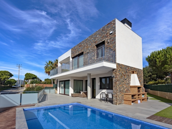 4 Bedroom Villa/House in Sant Feliu De Guixols 26