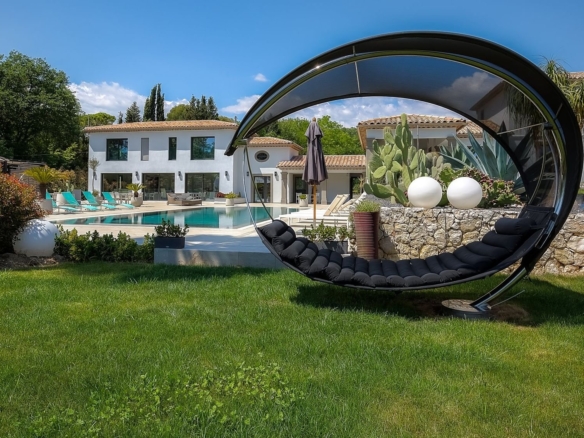 11 Bedroom Villa/House in Chateauneuf Grasse 10