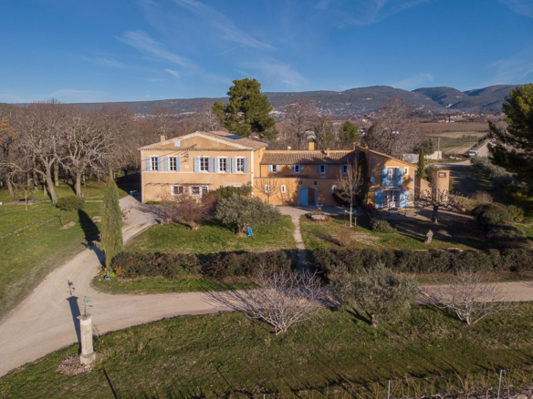 15 Bedroom Vineyard in Apt 9