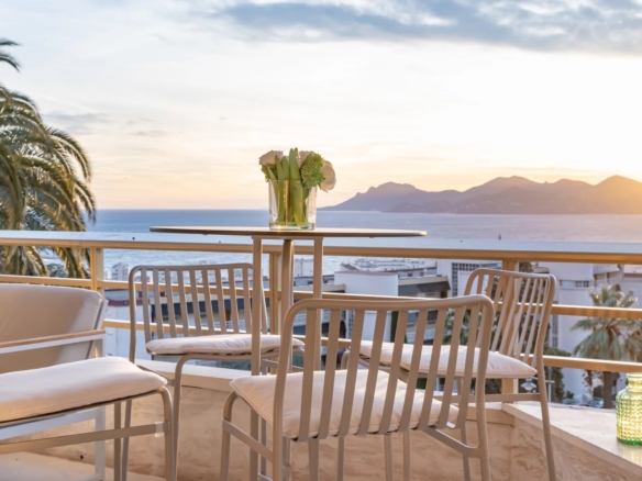 4 Bedroom Apartment in Cannes 4