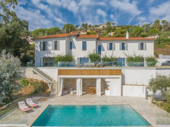 6 Bedroom Villa/House in Mandelieu La Napoule 26