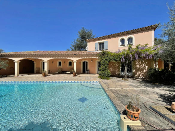 4 Bedroom Villa/House in Vaison La Romaine 30