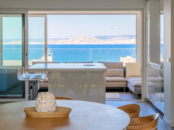 3 Bedroom Apartment in Marseille 24