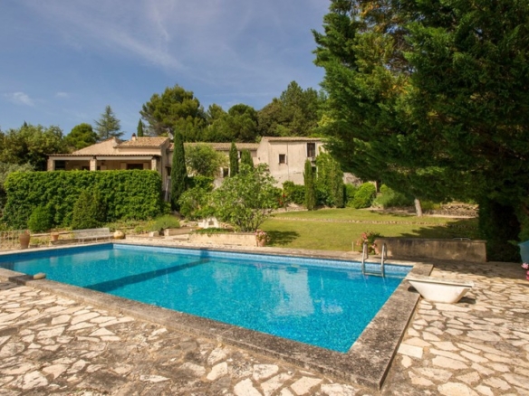 7 Bedroom Villa/House in Gigondas 24
