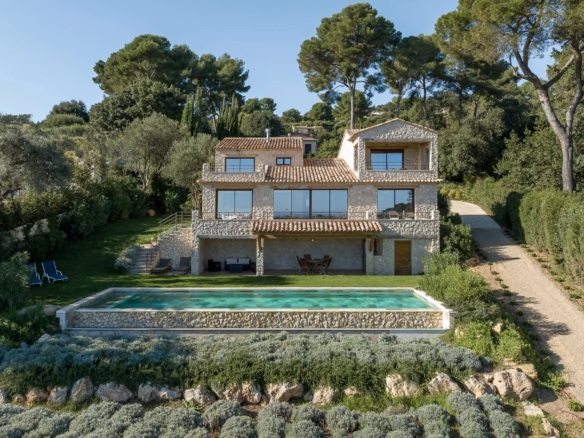 4 Bedroom Villa/House in St Paul 28