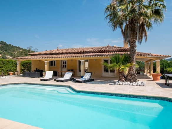 4 Bedroom Villa/House in Les Adrets De L Esterel 30