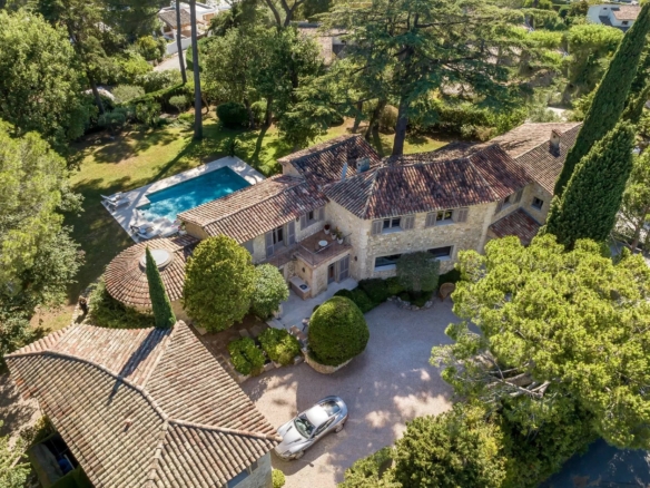 6 Bedroom Villa/House in Mougins 12