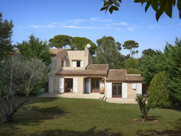 4 Bedroom Villa/House in Cap D Antibes 32