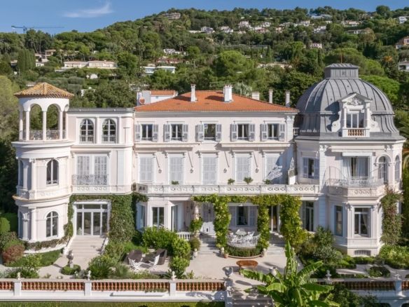 4 Bedroom Apartment in Cannes 18