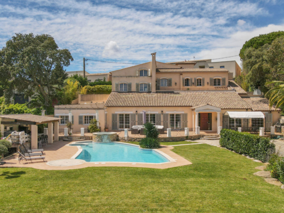 7 Bedroom Villa/House in Les Adrets De L Esterel 16