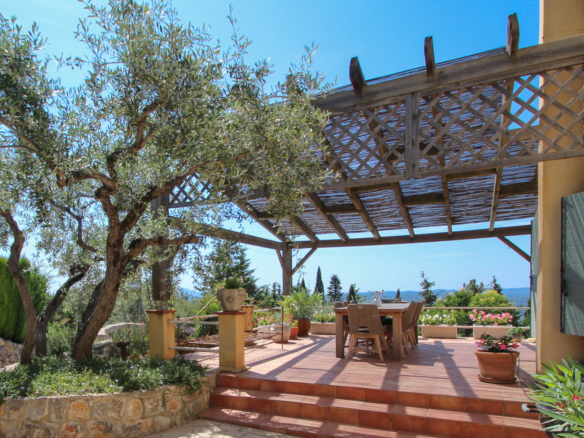 3 Bedroom Villa/House in Tourrettes 32