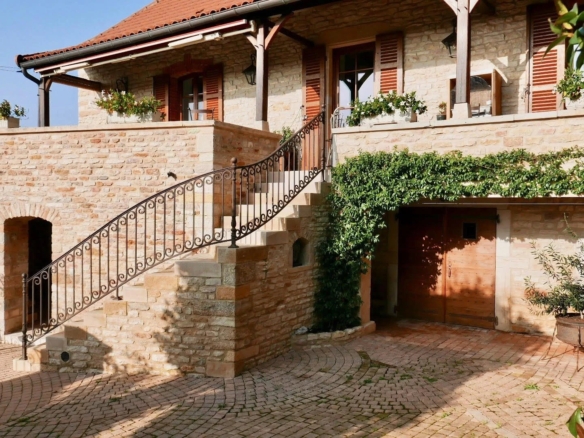 5 Bedroom Villa/House in Cormatin 4