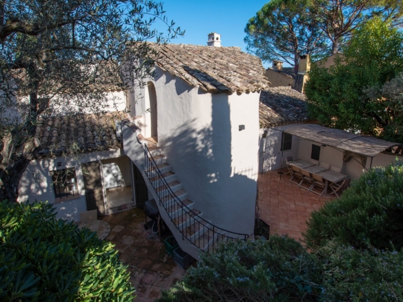4 Bedroom Villa/House in Mouans Sartoux 2