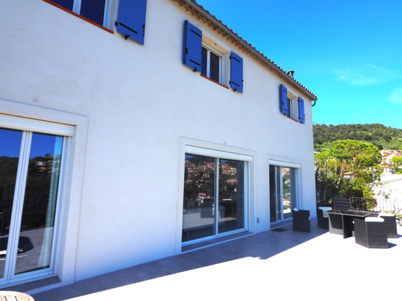 Villa/House For Sale in La Turbie 22