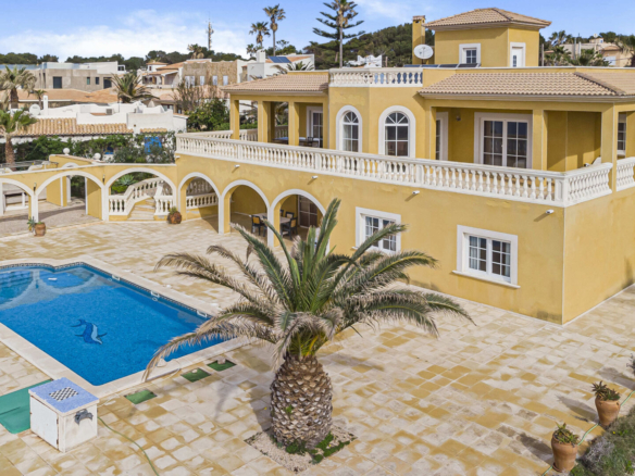 7 Bedroom Villa/House in Cala Pi 6