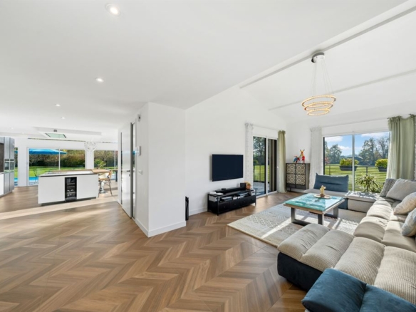 9 Bedroom Apartment in Anthy Sur Leman 12