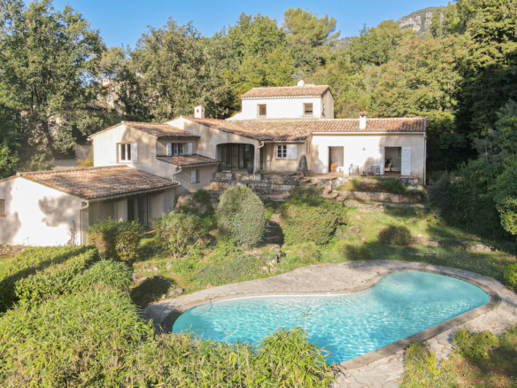 5 Bedroom Villa/House in Tourrettes Sur Loup 30