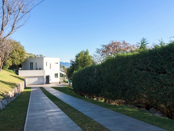 4 Bedroom Villa/House in Beausoleil 20