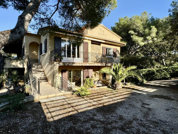 6 Bedroom Villa/House in Six Fours Les Plages 26