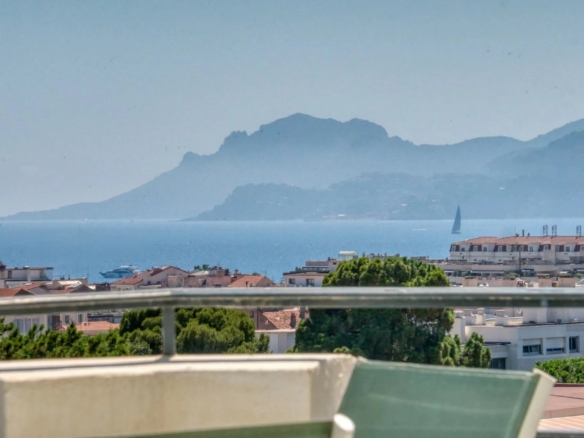 5 Bedroom Apartment in Cannes 12