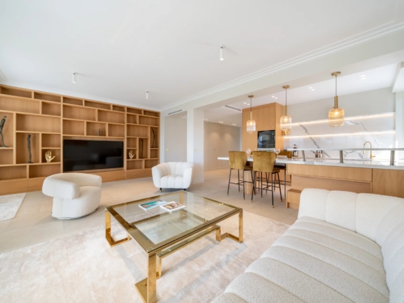 2 Bedroom Apartment in Cannes 36