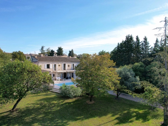 4 Bedroom Villa/House in Uzes 10