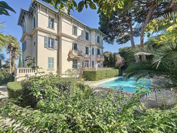 3 Bedroom Apartment in Cap D Antibes 2
