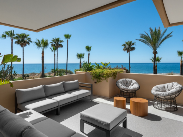 3 Bedroom Apartment in Estepona 2