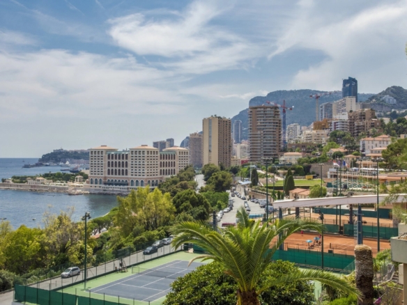 2 Bedroom Apartment in Roquebrune Cap Martin 36