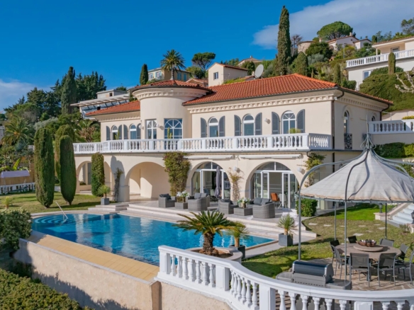 6 Bedroom Villa/House in Mandelieu La Napoule 20
