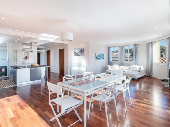 3 Bedroom Apartment in Cannes 16