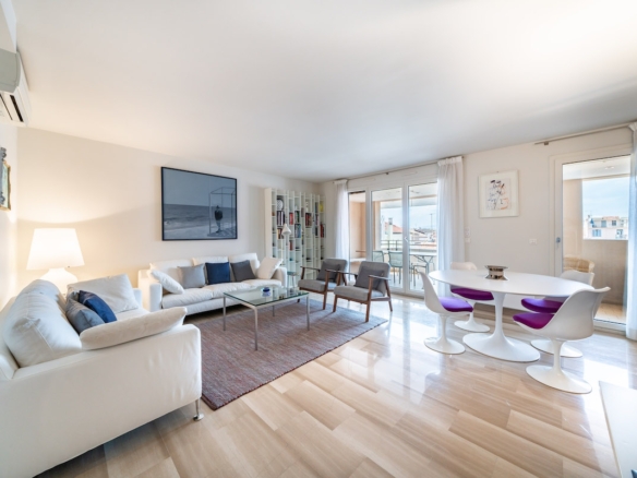 3 Bedroom Apartment in Cannes 4