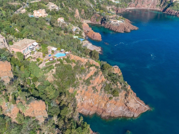 7 Bedroom Villa/House in Theoule Sur Mer 26
